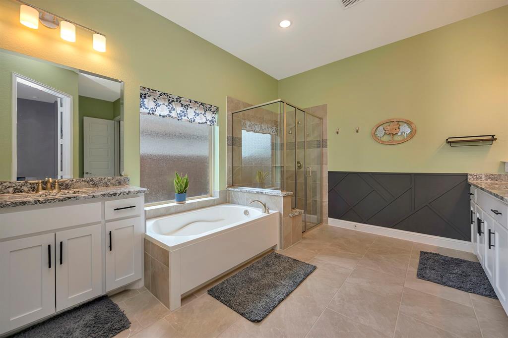 11305 Misty Ridge Drive Flower Mound, TX 76262 - Photo 20 of 40 Large primary bathroom.