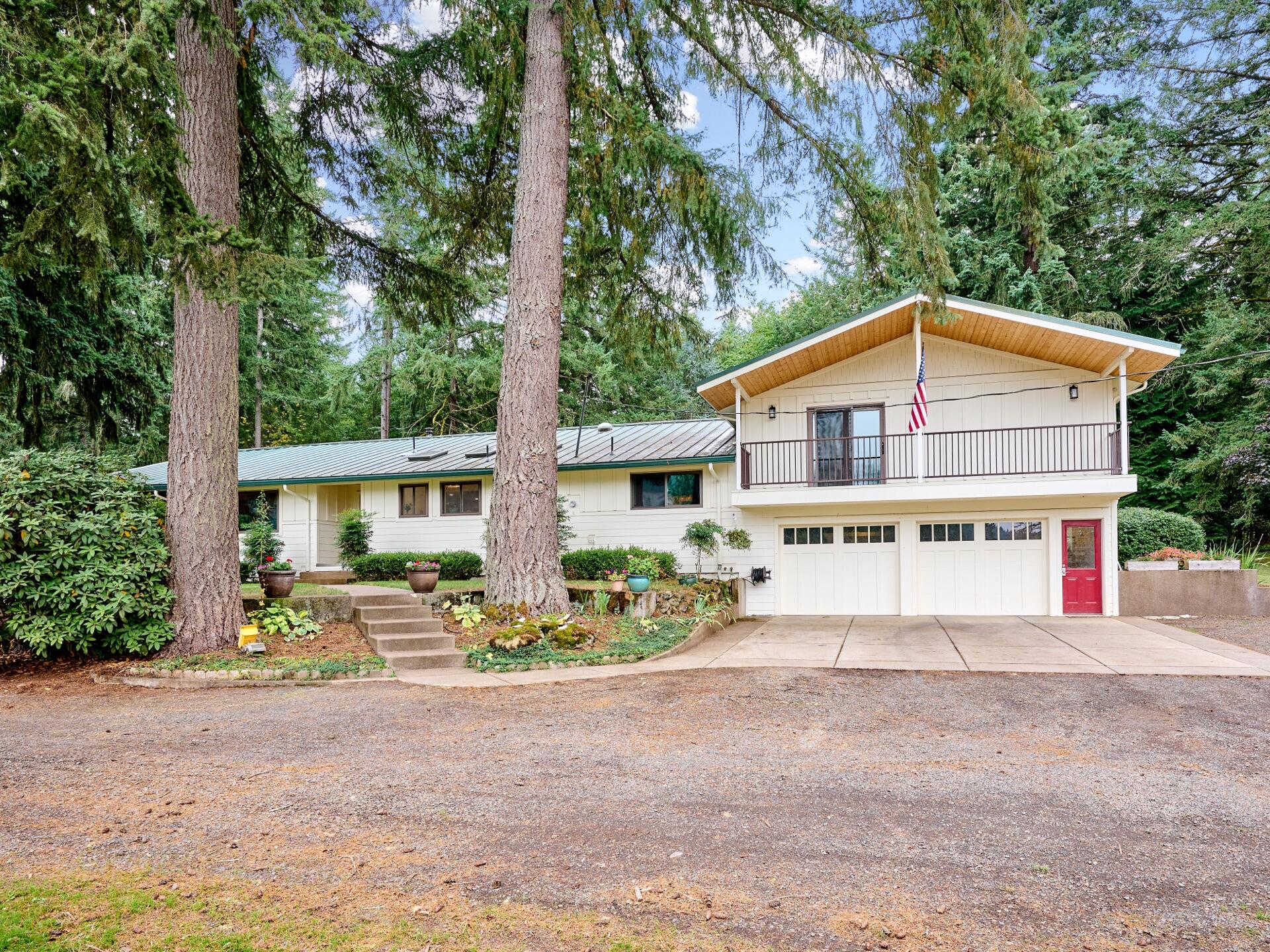 34769 East Lacomb Road Lebanon, OR 97355 - Photo 2 of 42 010_34769_Lacomb_1_edit_web