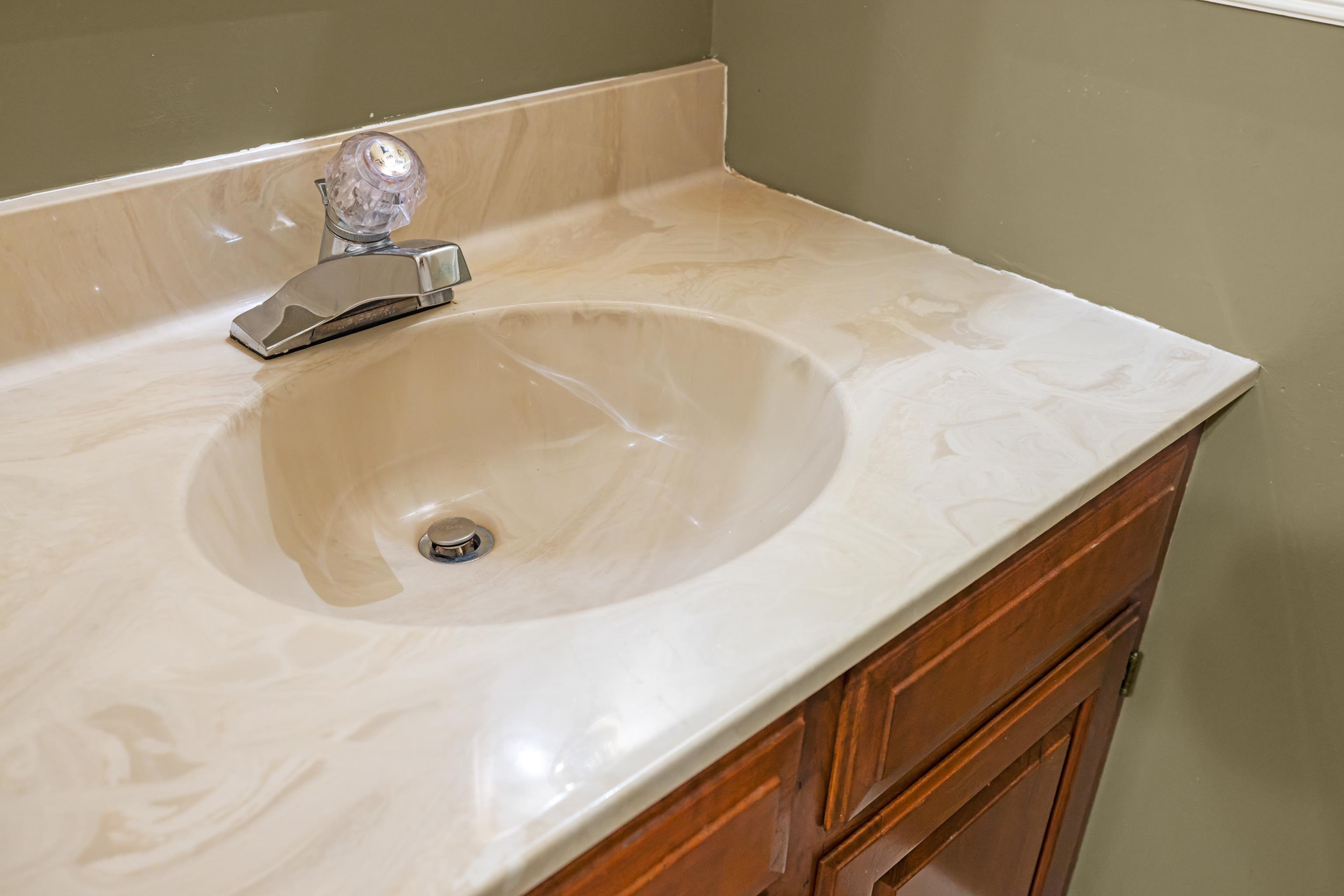 108 Rorrer Circle Harrisonburg, VA 22801 - Photo 20 of 53 Hallway Half Bath