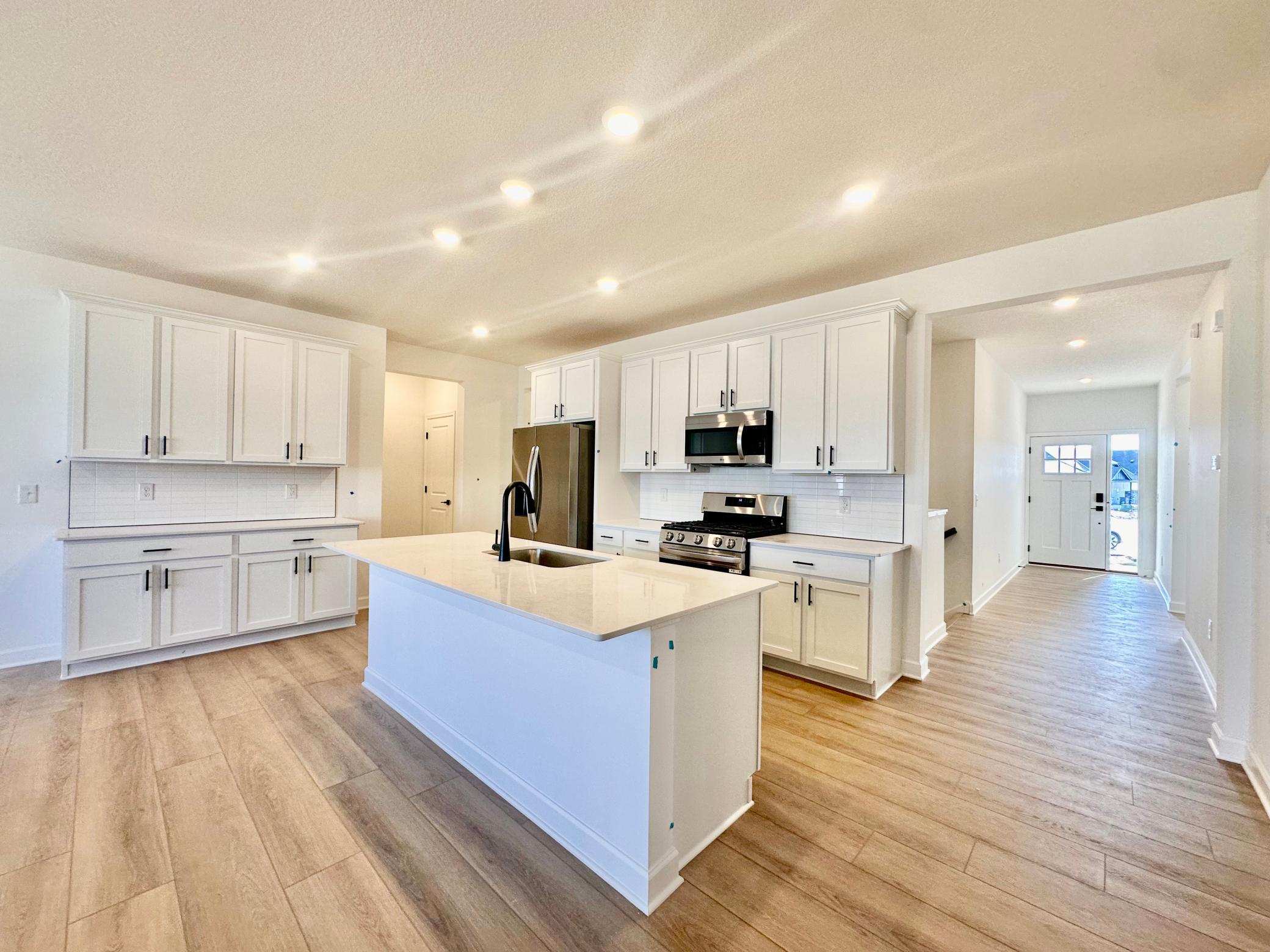 20148 68th Avenue Hamel, MN 55340 - Photo 4 of 37