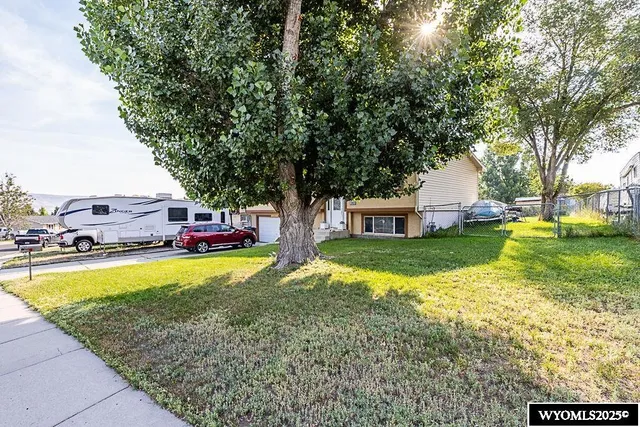 $335,000 | 1810 Alabama Street, Green River, WY 82935