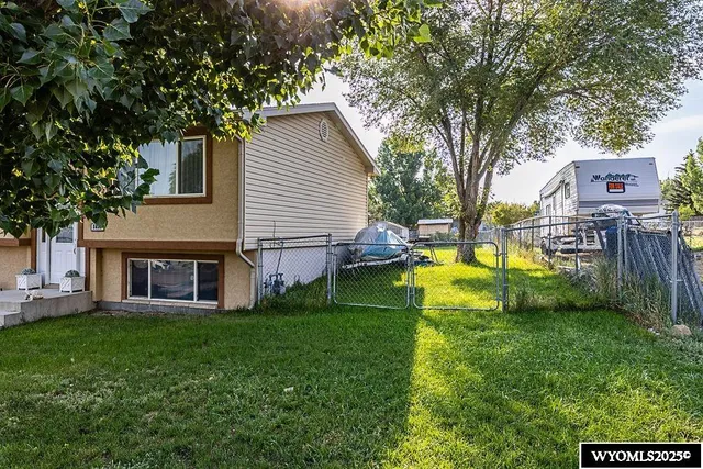 $335,000 | 1810 Alabama Street, Green River, WY 82935