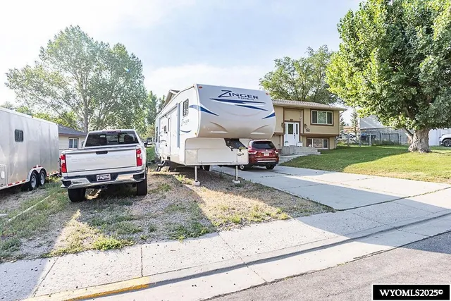 $335,000 | 1810 Alabama Street, Green River, WY 82935