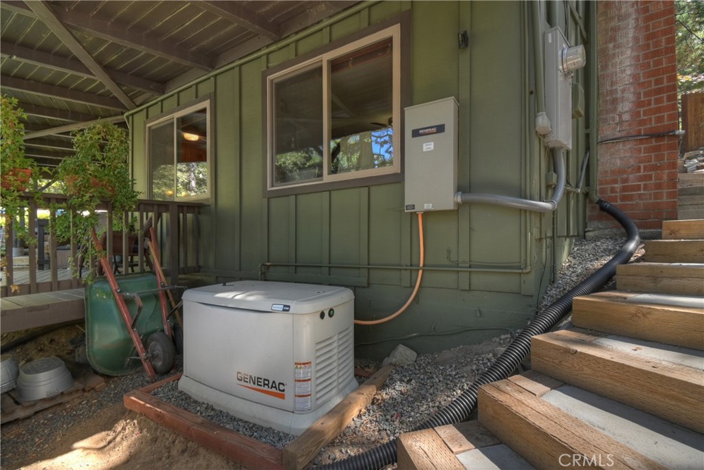158 Golf Course Road Lake Arrowhead, CA 92391 - Photo 49 of 75 a bathroom with a sink toilet and shower