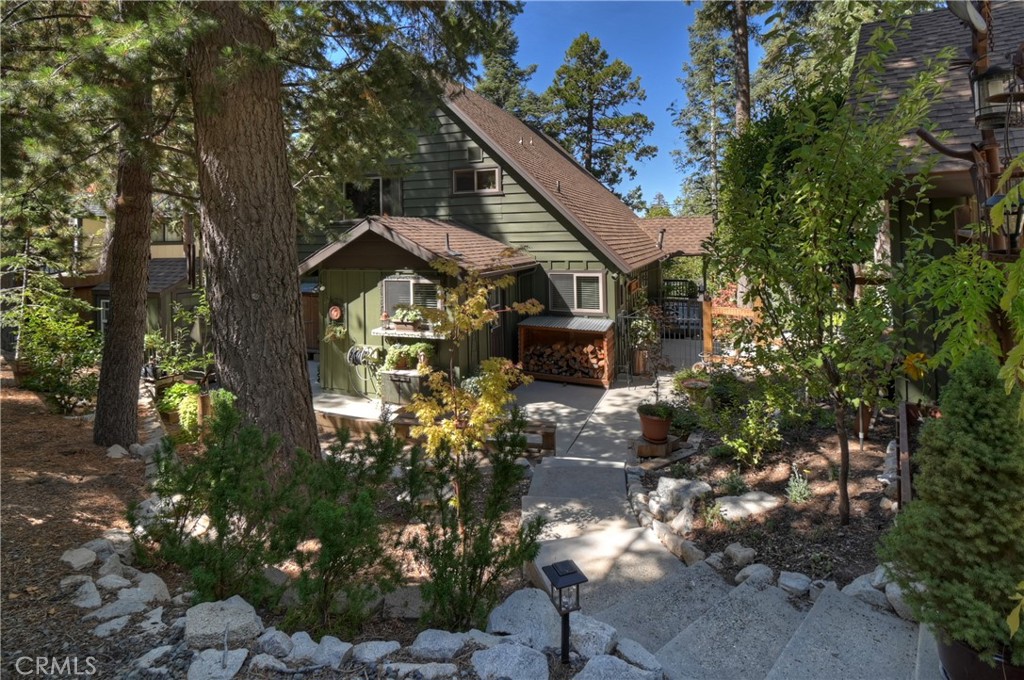 158 Golf Course Road Lake Arrowhead, CA 92391 - Photo 55 of 75 a view of a house with a yard and garden