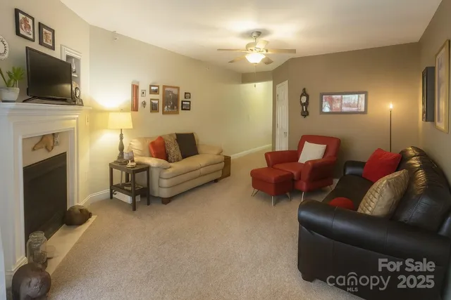 $245,000 | 1350 21st Avenue Northeast, Hickory, NC 28601