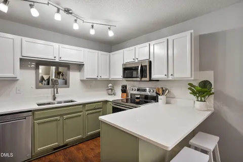 $325,000 | 313 Pittsboro Street, Fuquay-Varina, NC 27526