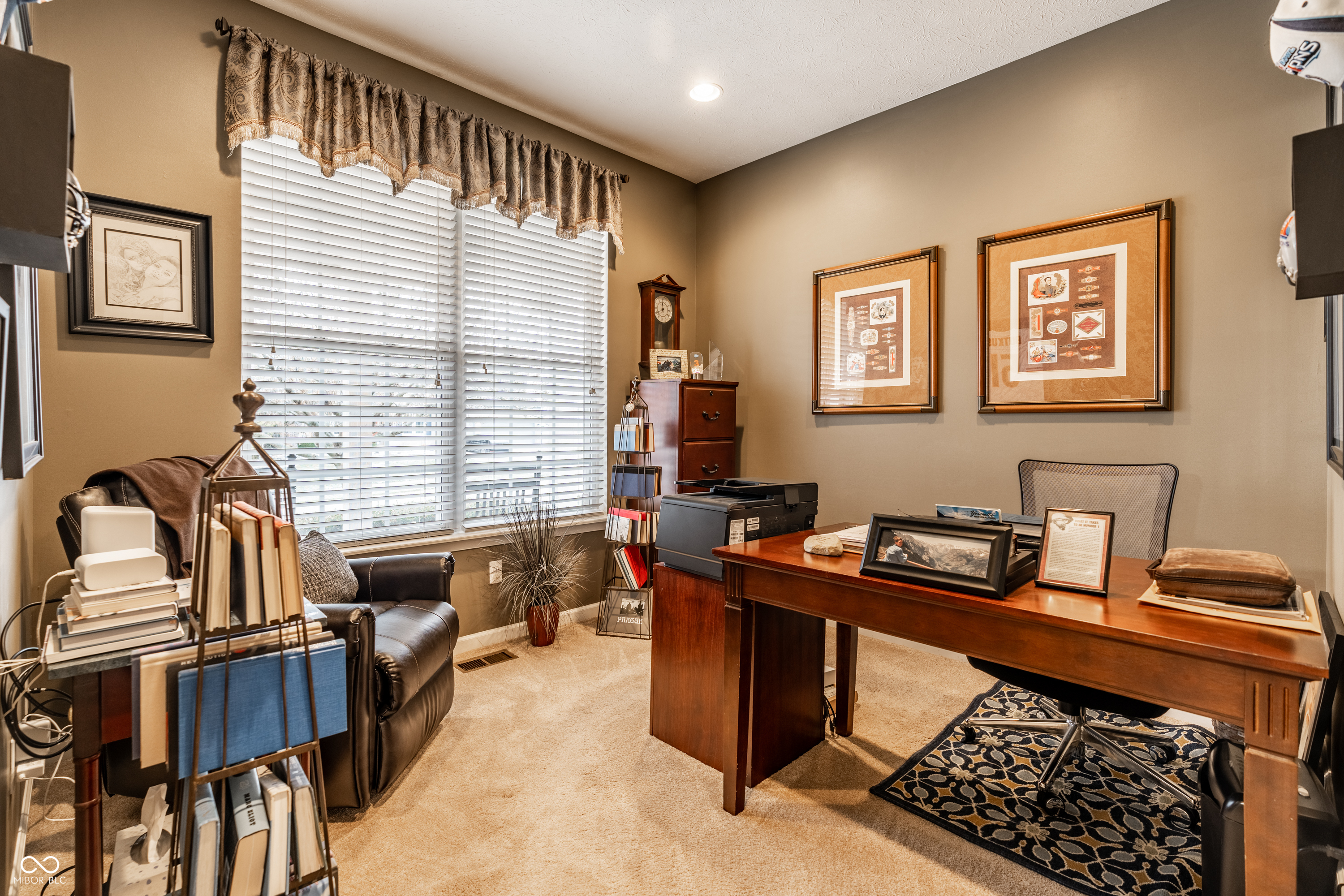 9679 Conifer Court Fishers, IN 46037 - Photo 6 of 40