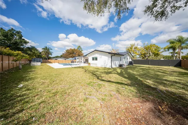 $1,300,000 | 10880 Southwest 120th Street, Miami, FL 33176