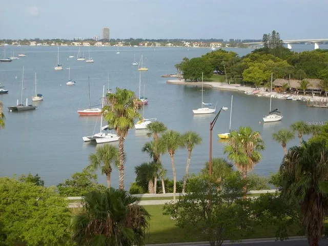 $3,190 | 435 South Gulfstream Avenue, Unit 702, Sarasota, FL 34236