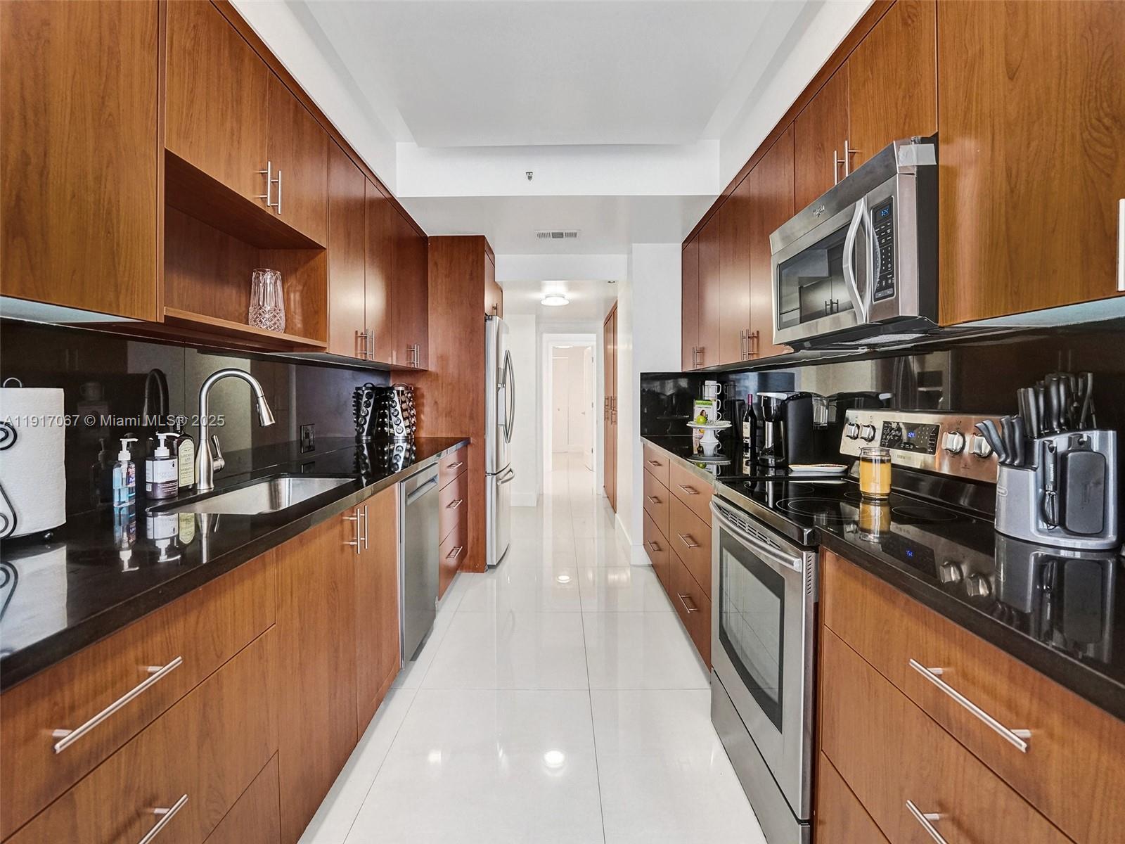 20281 East Country Club Drive, Unit 1114 Aventura, FL 33180 - Photo 26 of 87