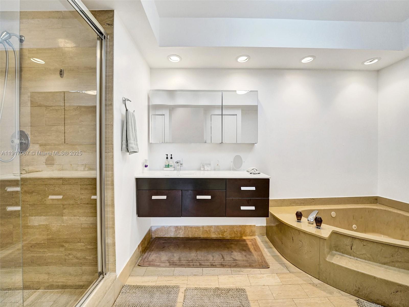 20281 East Country Club Drive, Unit 1114 Aventura, FL 33180 - Photo 40 of 87