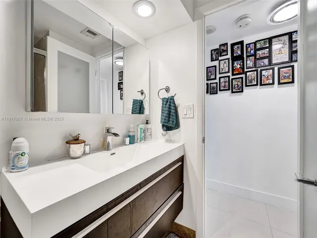 $7,500 | 20281 East Country Club Drive, Unit 1114, Aventura, FL 33180