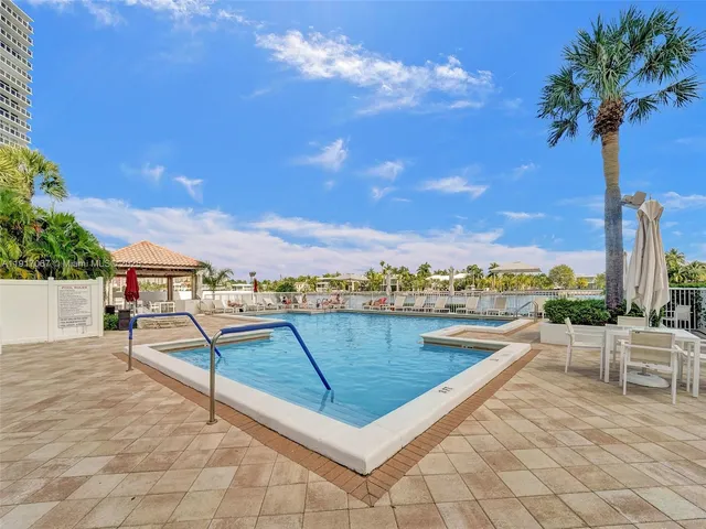 $7,500 | 20281 East Country Club Drive, Unit 1114, Aventura, FL 33180