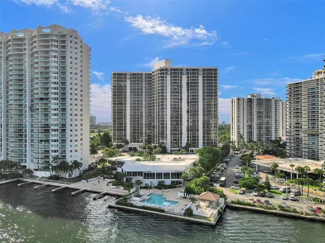 $7,500 | 20281 East Country Club Drive, Unit 1114, Aventura, FL 33180