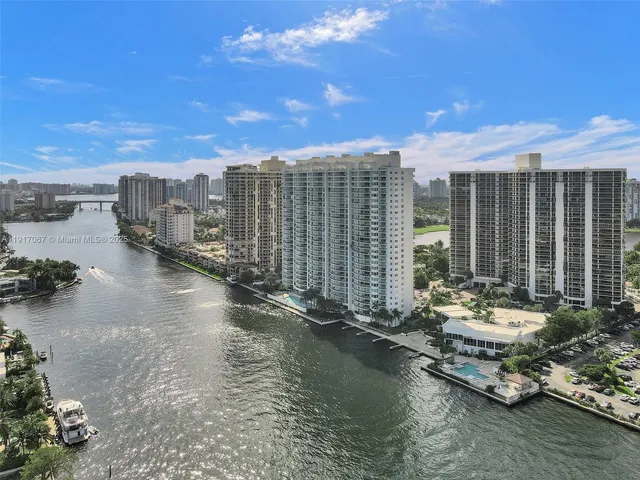 $7,500 | 20281 East Country Club Drive, Unit 1114, Aventura, FL 33180