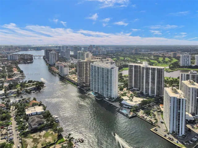 $7,500 | 20281 East Country Club Drive, Unit 1114, Aventura, FL 33180