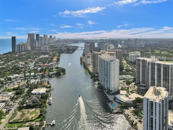 $6,500 | 20281 East Country Club Drive, Unit 1114, Aventura, FL 33180
