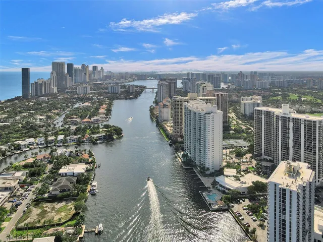 $7,500 | 20281 East Country Club Drive, Unit 1114, Aventura, FL 33180