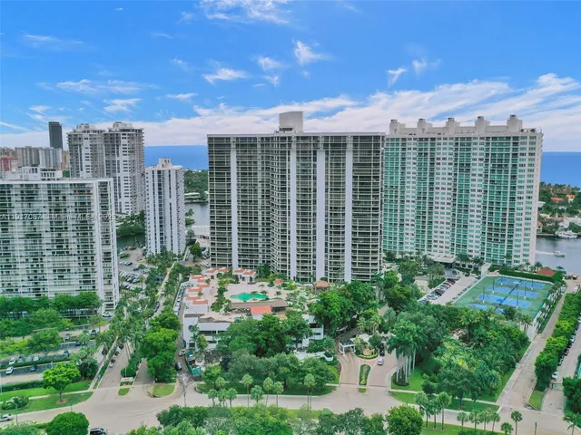 $7,500 | 20281 East Country Club Drive, Unit 1114, Aventura, FL 33180