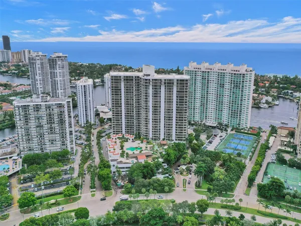 $6,500 | 20281 East Country Club Drive, Unit 1114, Aventura, FL 33180