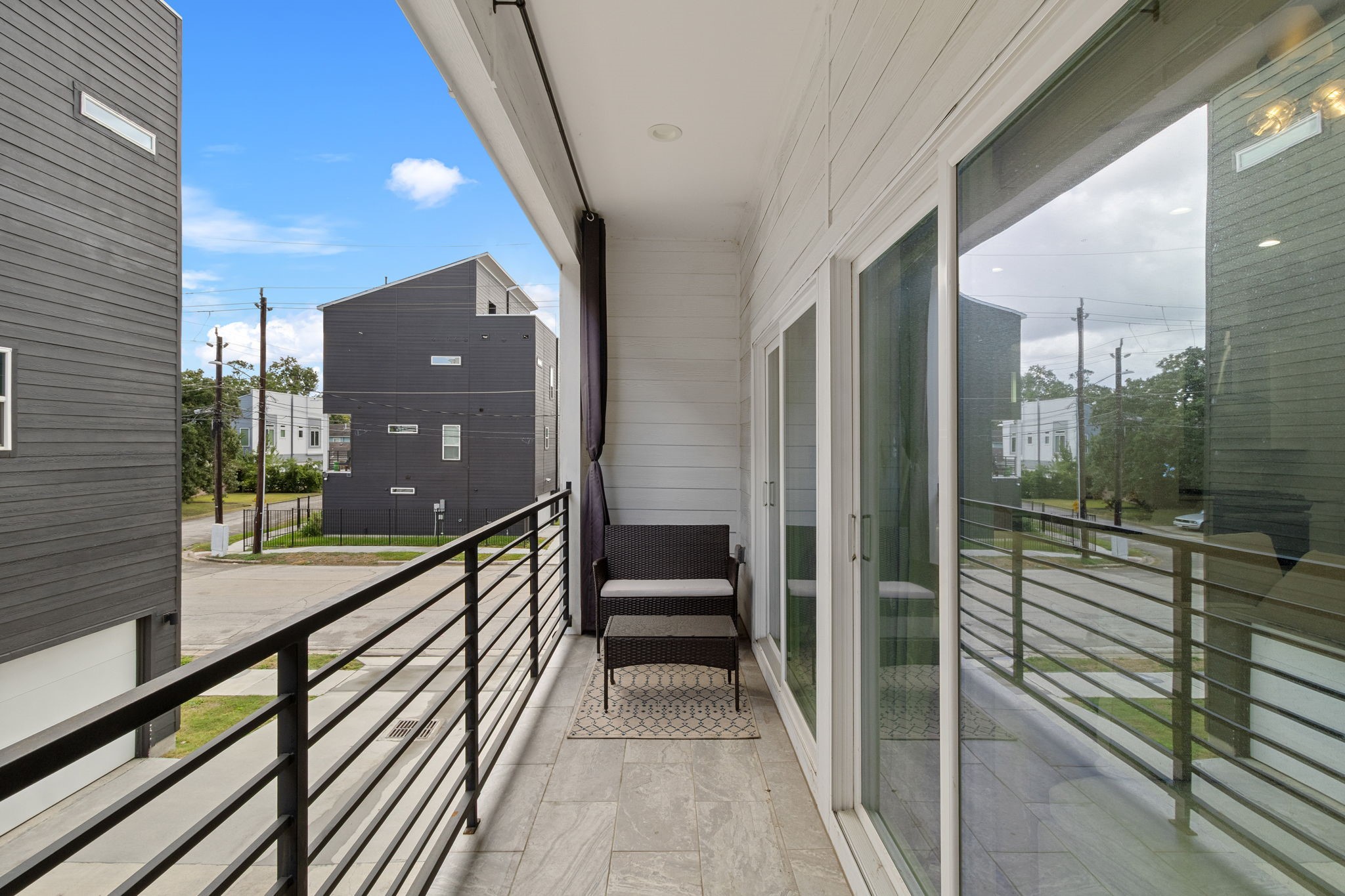 517 Schweikhardt Street Houston, TX 77020 - Photo 13 of 49 a view of a balcony