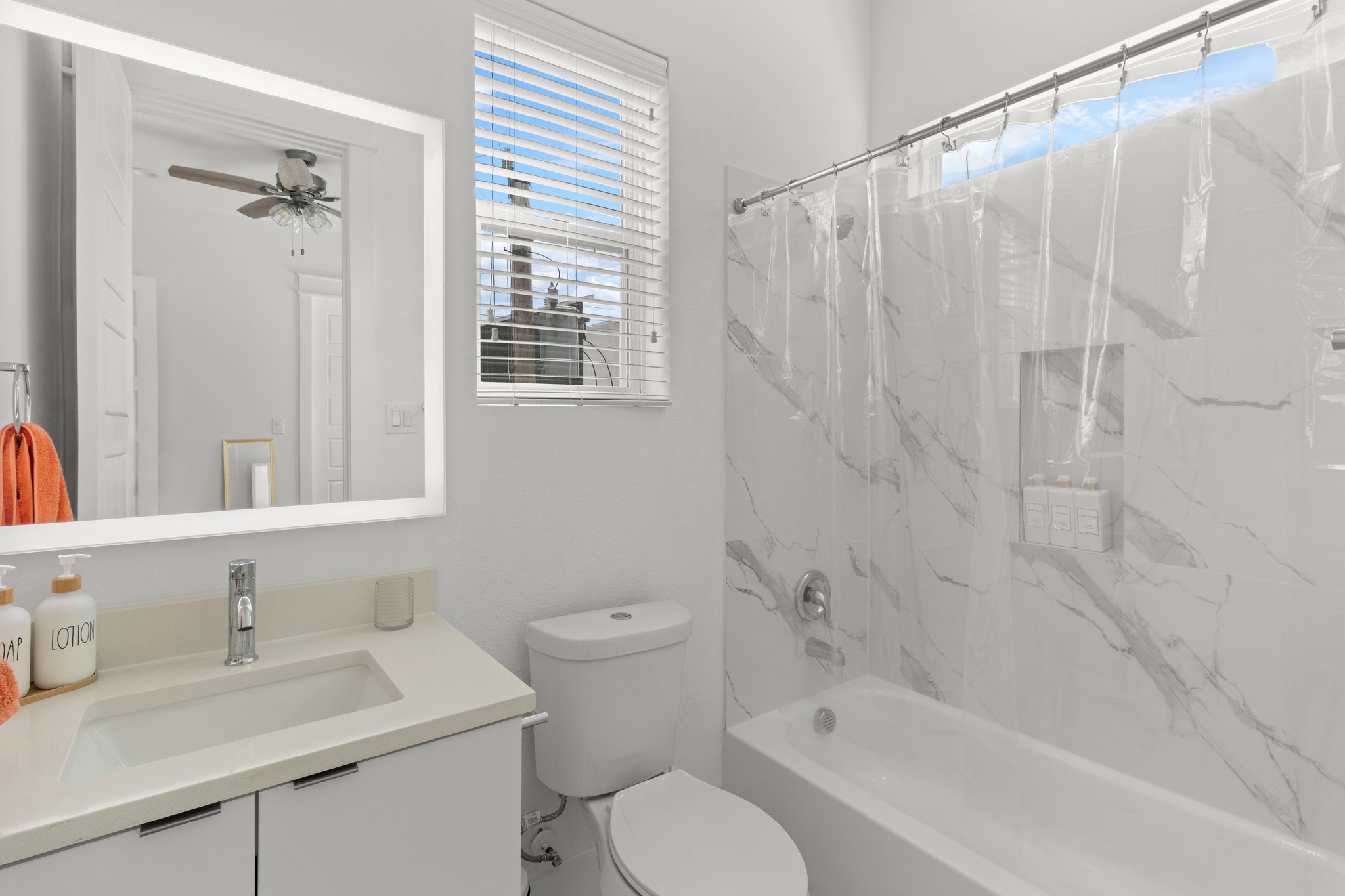 517 Schweikhardt Street Houston, TX 77020 - Photo 31 of 49 a bathroom with a sink toilet and shower