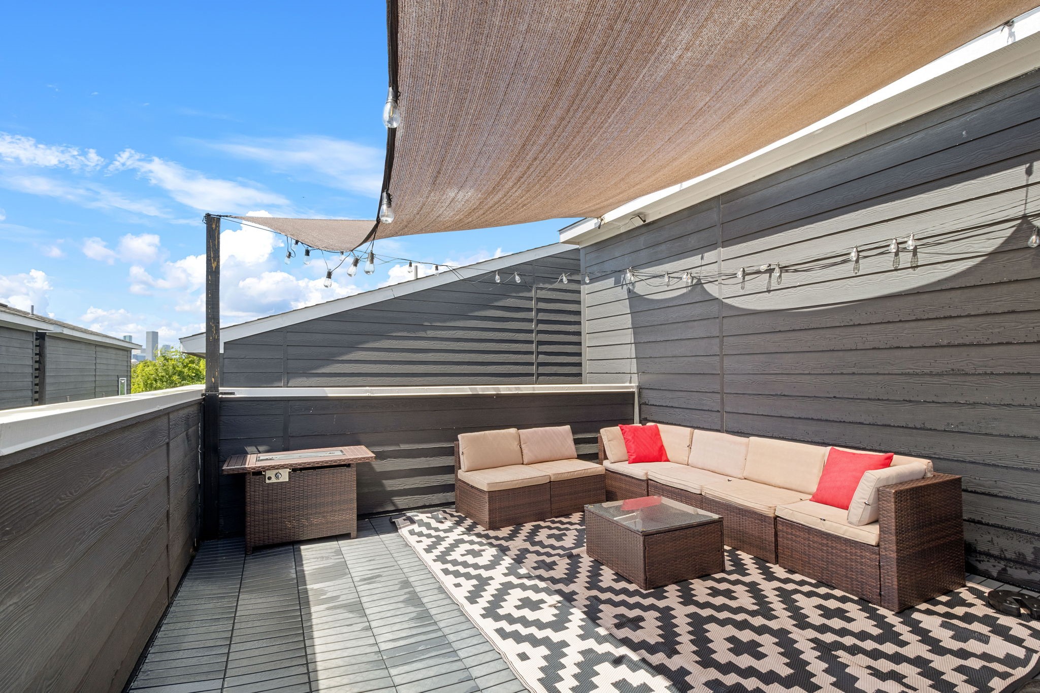 517 Schweikhardt Street Houston, TX 77020 - Photo 47 of 49 a patio with patio couch and chairs