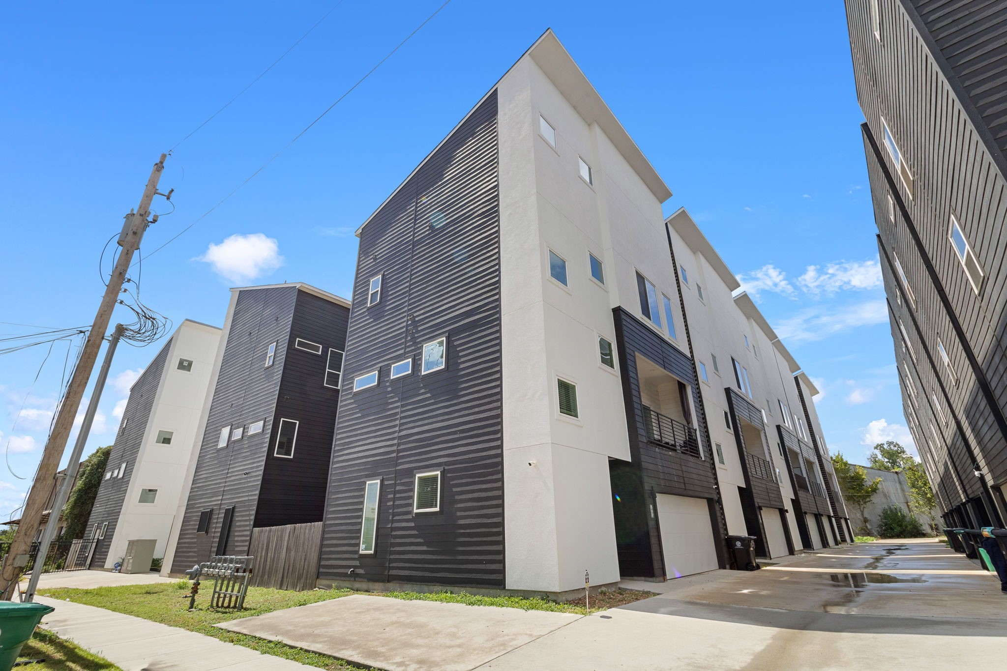 517 Schweikhardt Street Houston, TX 77020 - Photo 49 of 49 a view of a building