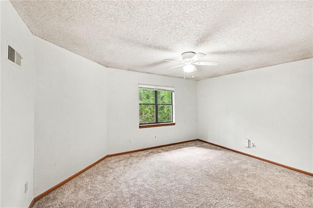 8213-8215 North Everton Avenue Kansas City, MO 64152 - Photo 15 of 18