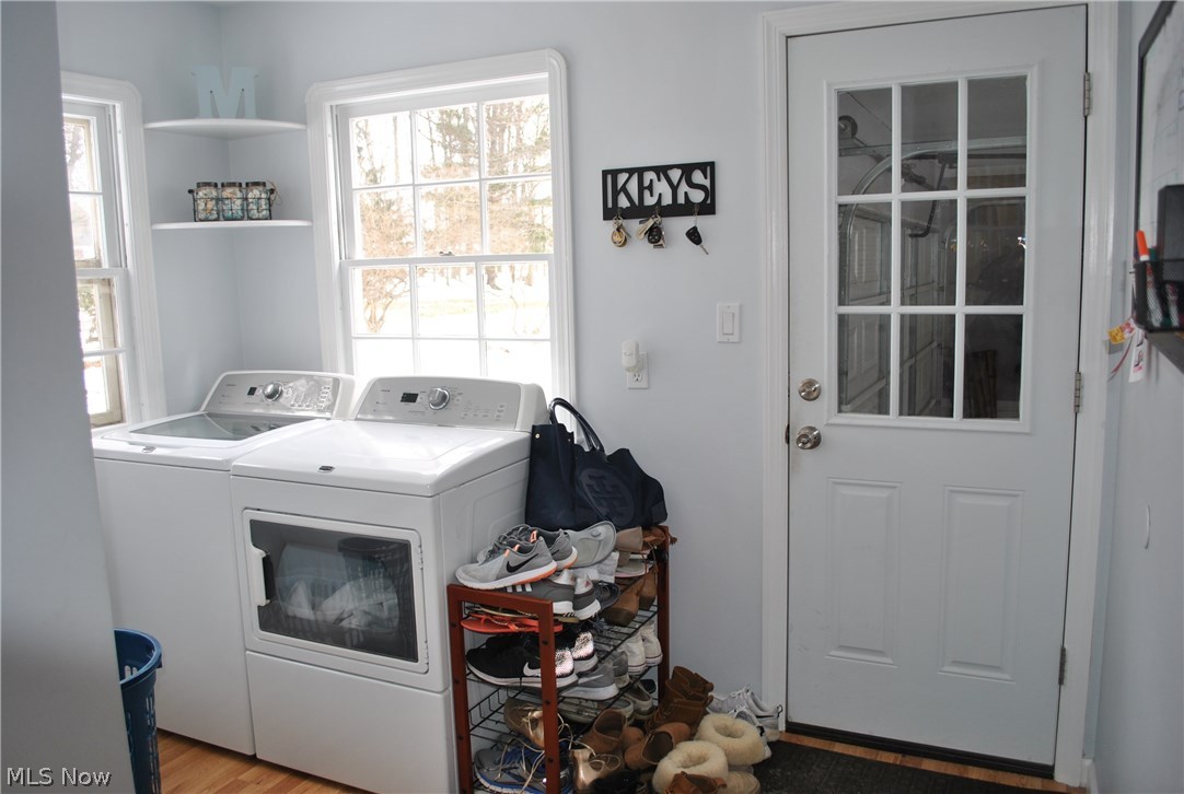 4903 Middledale Road Lyndhurst, OH 44124 - Photo 21 of 29 1st floor laundry/mud room. Door goes to the garage.