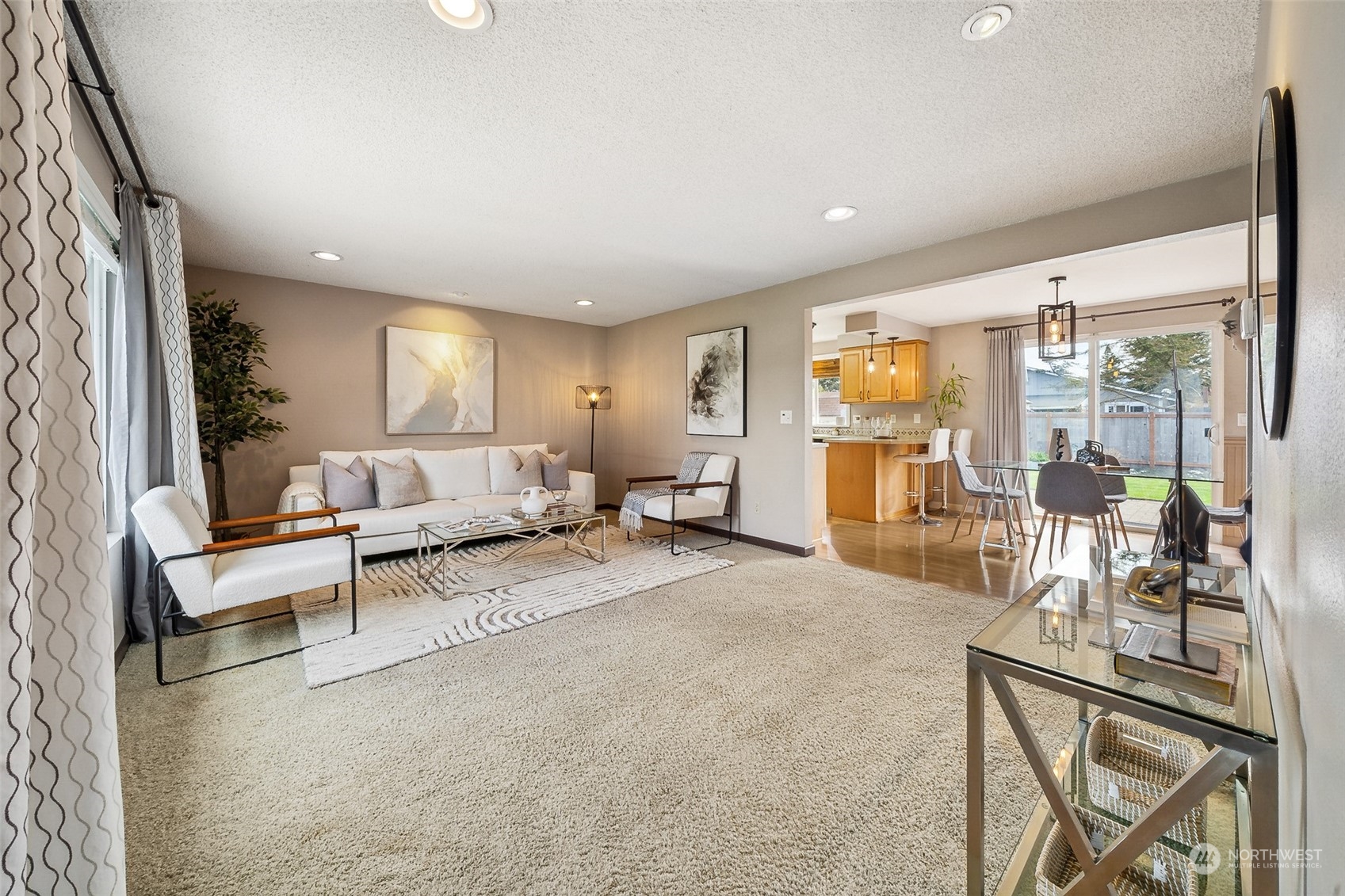 509 Harmony Lane Enumclaw, WA 98022 - Photo 3 of 22 a living room with furniture and a table