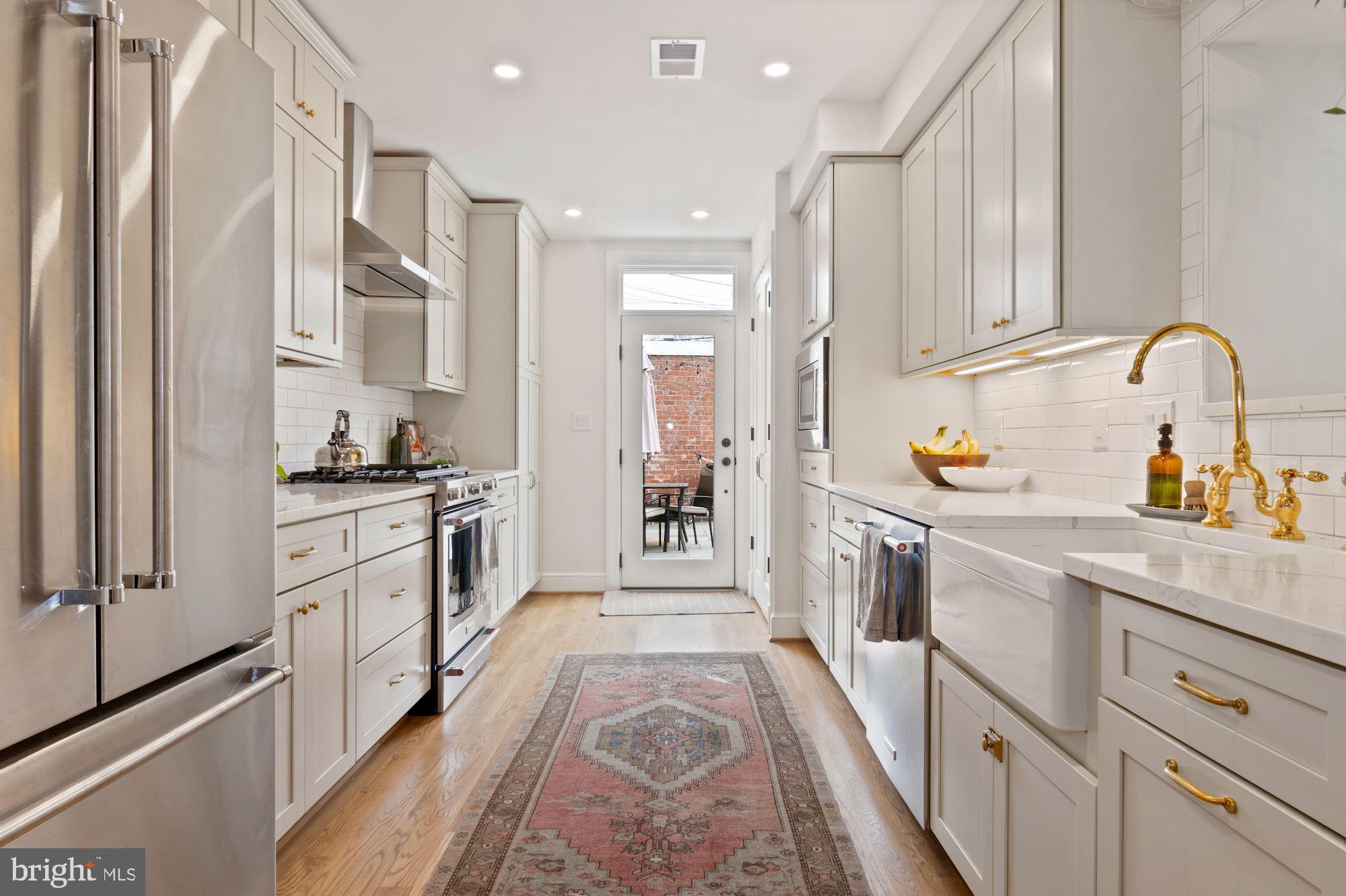 104 10th Street Southeast Washington, DC 20003 - Photo 19 of 31