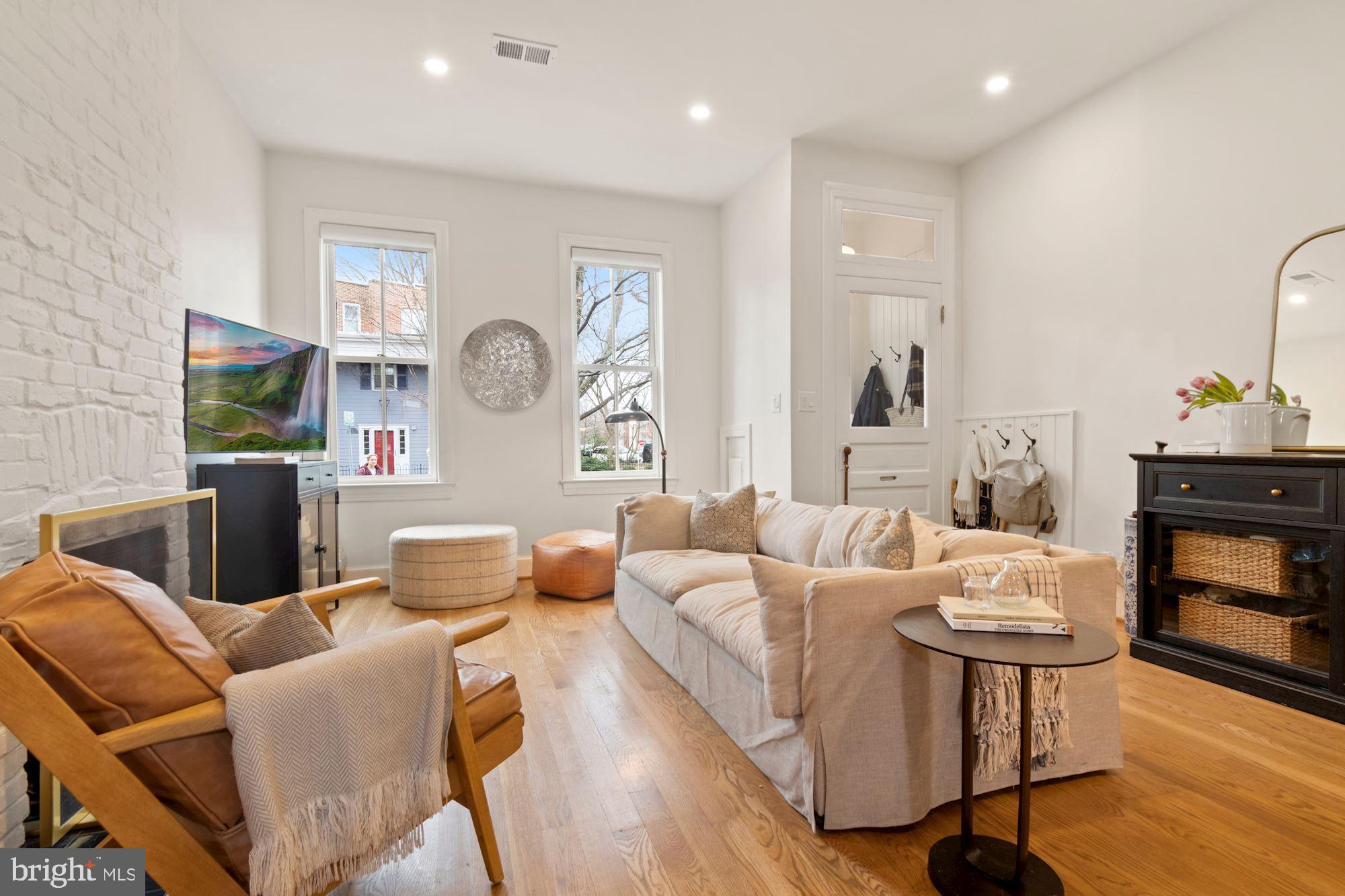 104 10th Street Southeast Washington, DC 20003 - Photo 2 of 31