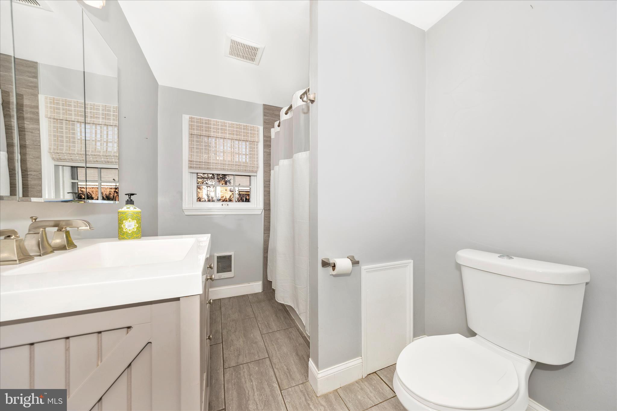 7828 Rocky Springs Road Frederick, MD 21702 - Photo 28 of 54 Hall Bathroom