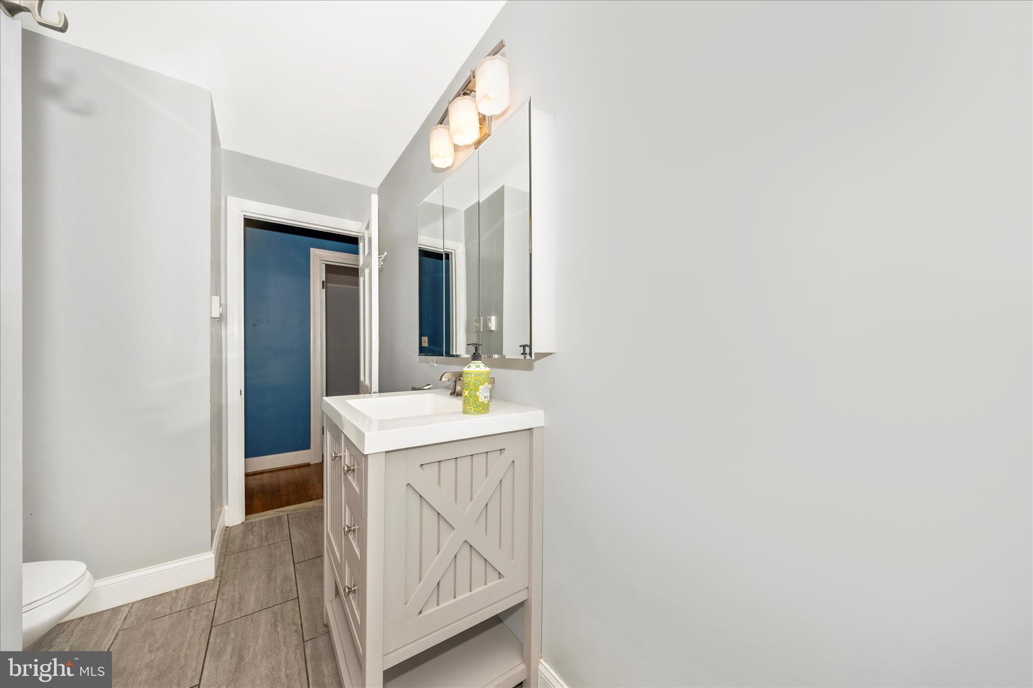 7828 Rocky Springs Road Frederick, MD 21702 - Photo 29 of 54 Hall Bathroom