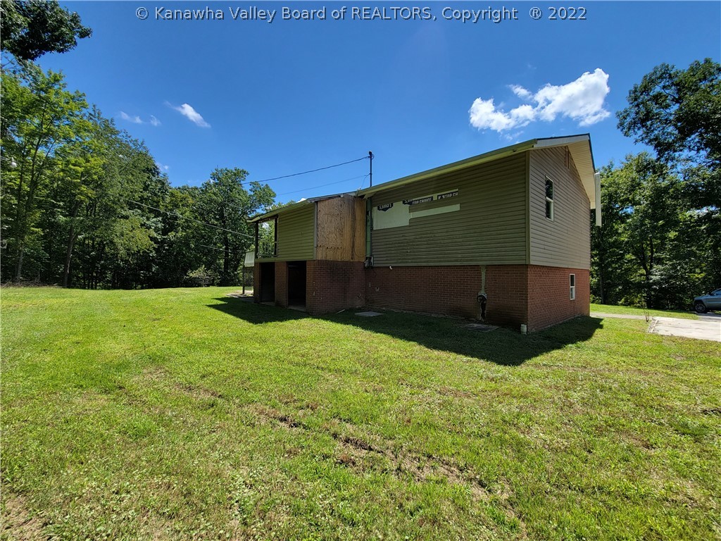 301 1/2 Hunter Road Charleston, WV 25311 - Photo 3 of 15 Gallery Image 3