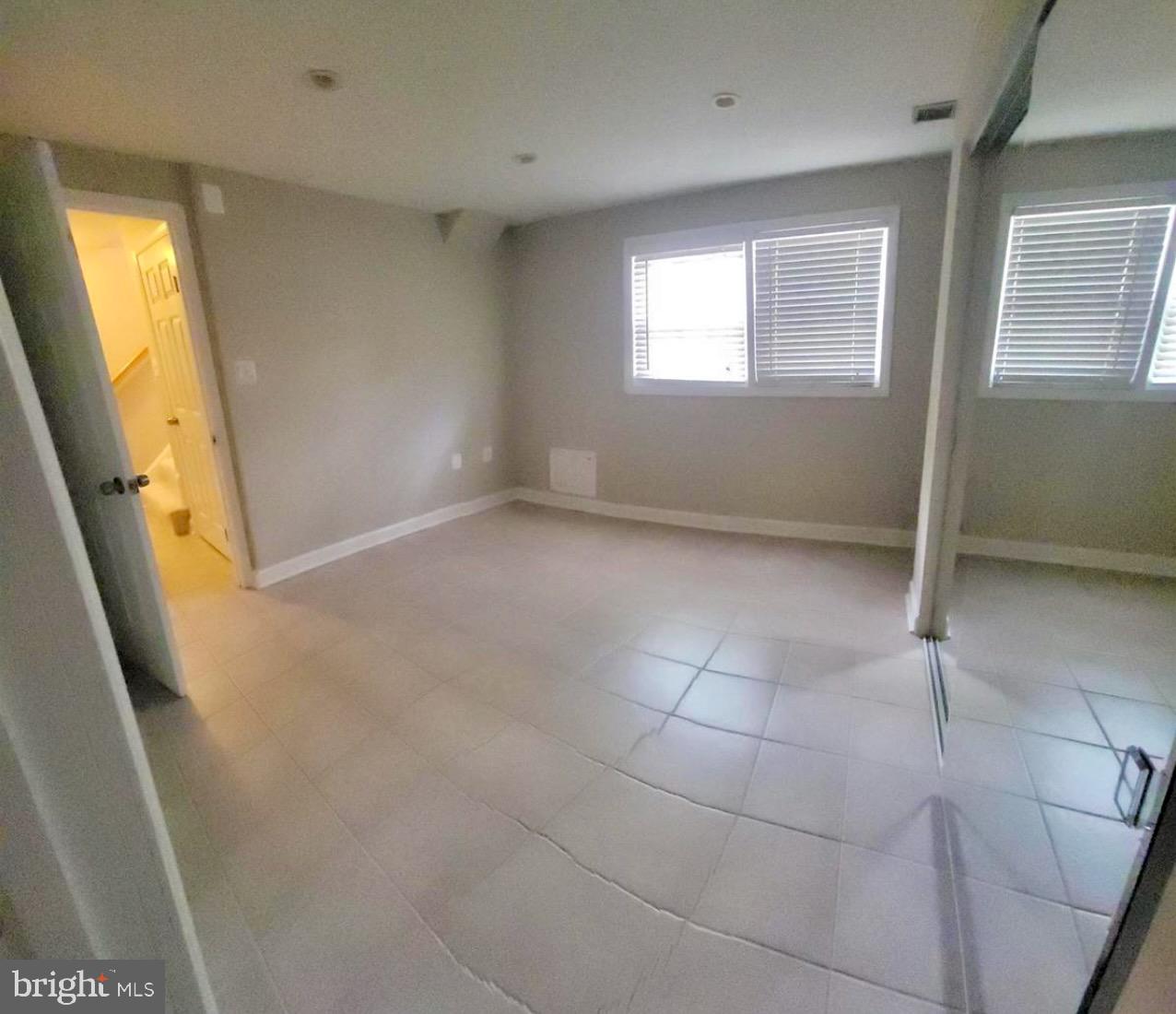 8029 Sleepy View Lane Springfield, VA 22153 - Photo 5 of 14