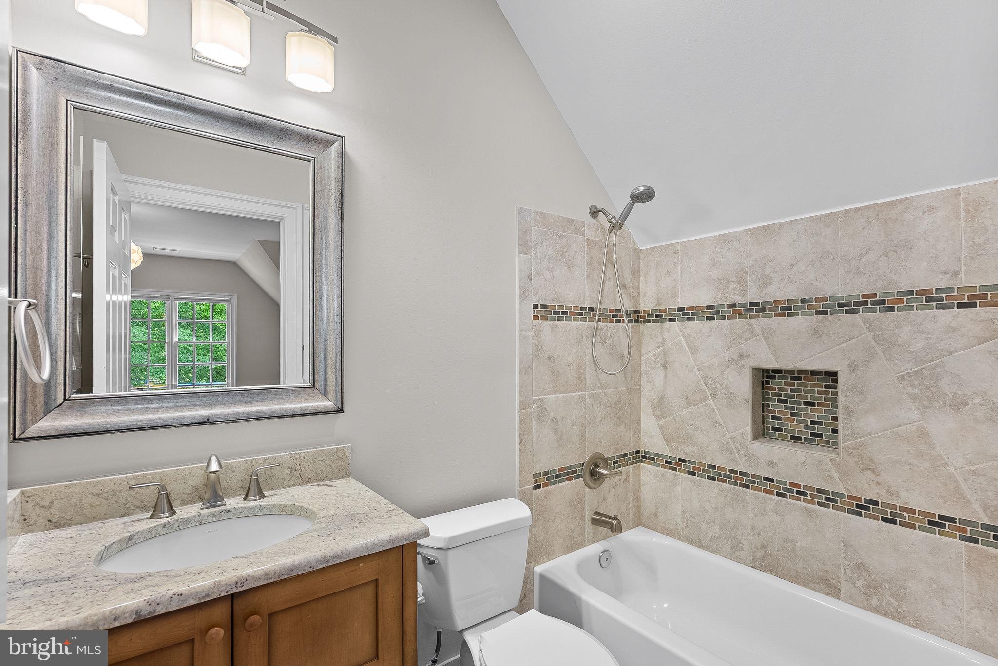 190 Falcon Ridge Road Great Falls, VA 22066 - Photo 56 of 122 En-suite Bathroom for Bedroom #5