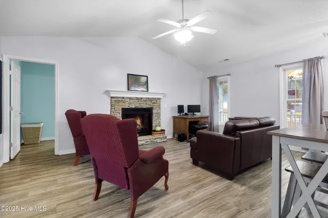 $1,800 | 116 Gregory Drive, Jacksonville, NC 28540