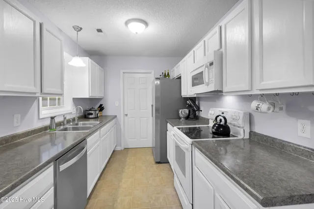 $1,800 | 116 Gregory Drive, Jacksonville, NC 28540