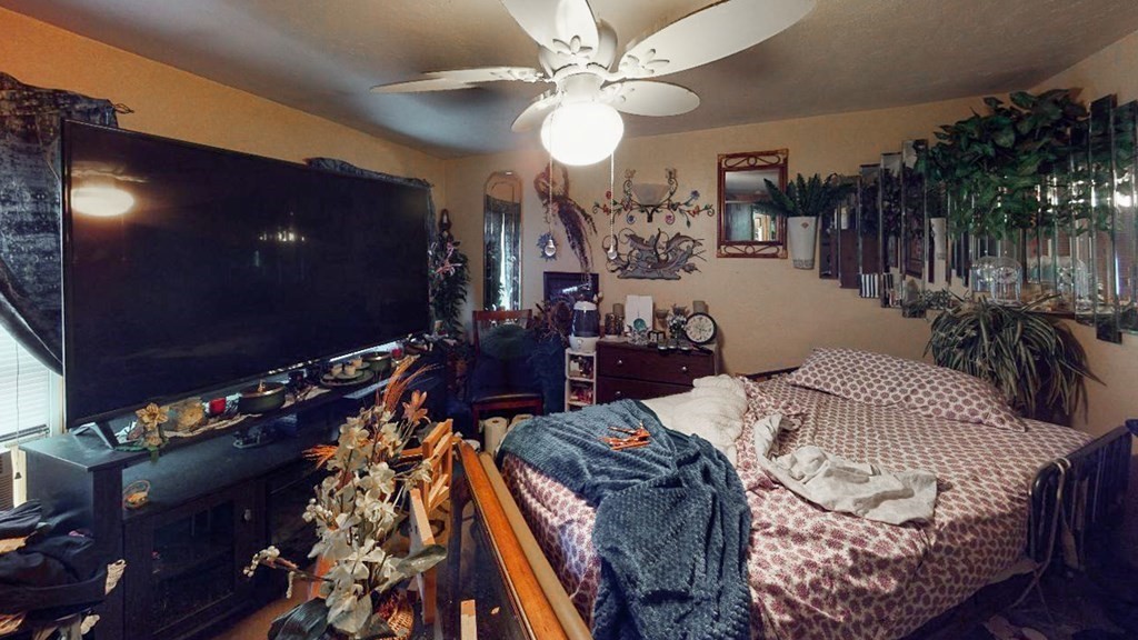 58 Negus Street Webster, MA 01570 - Photo 8 of 10