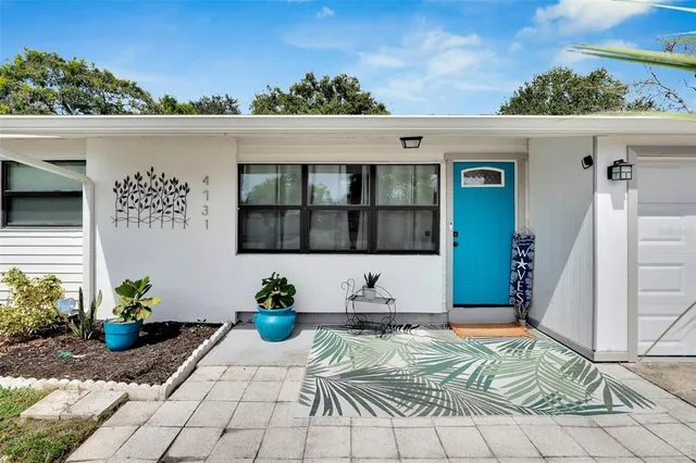 a view of outdoor space yard and patio