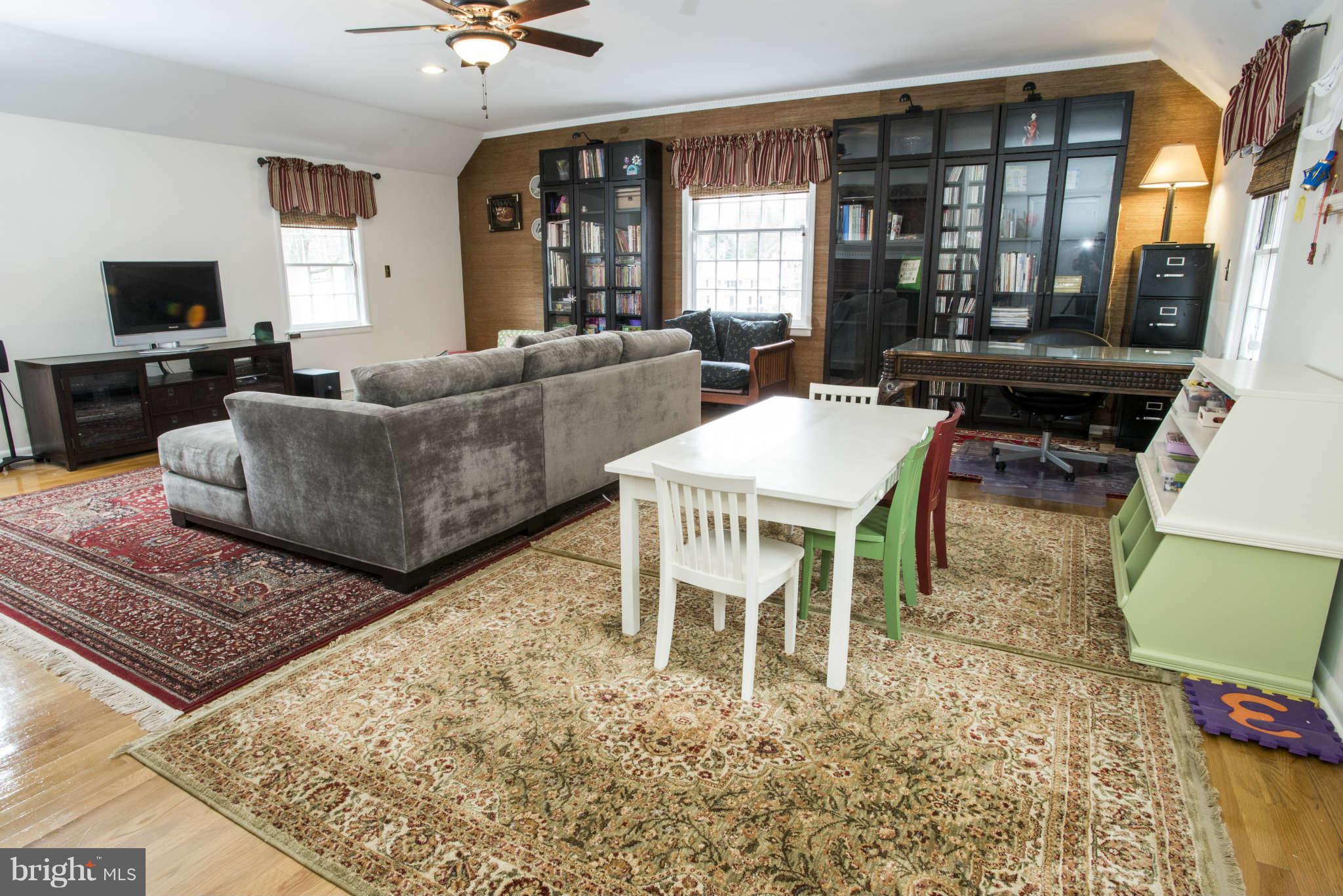 106 St Martins Road Baltimore, MD 21218 - Photo 12 of 25 Family Room