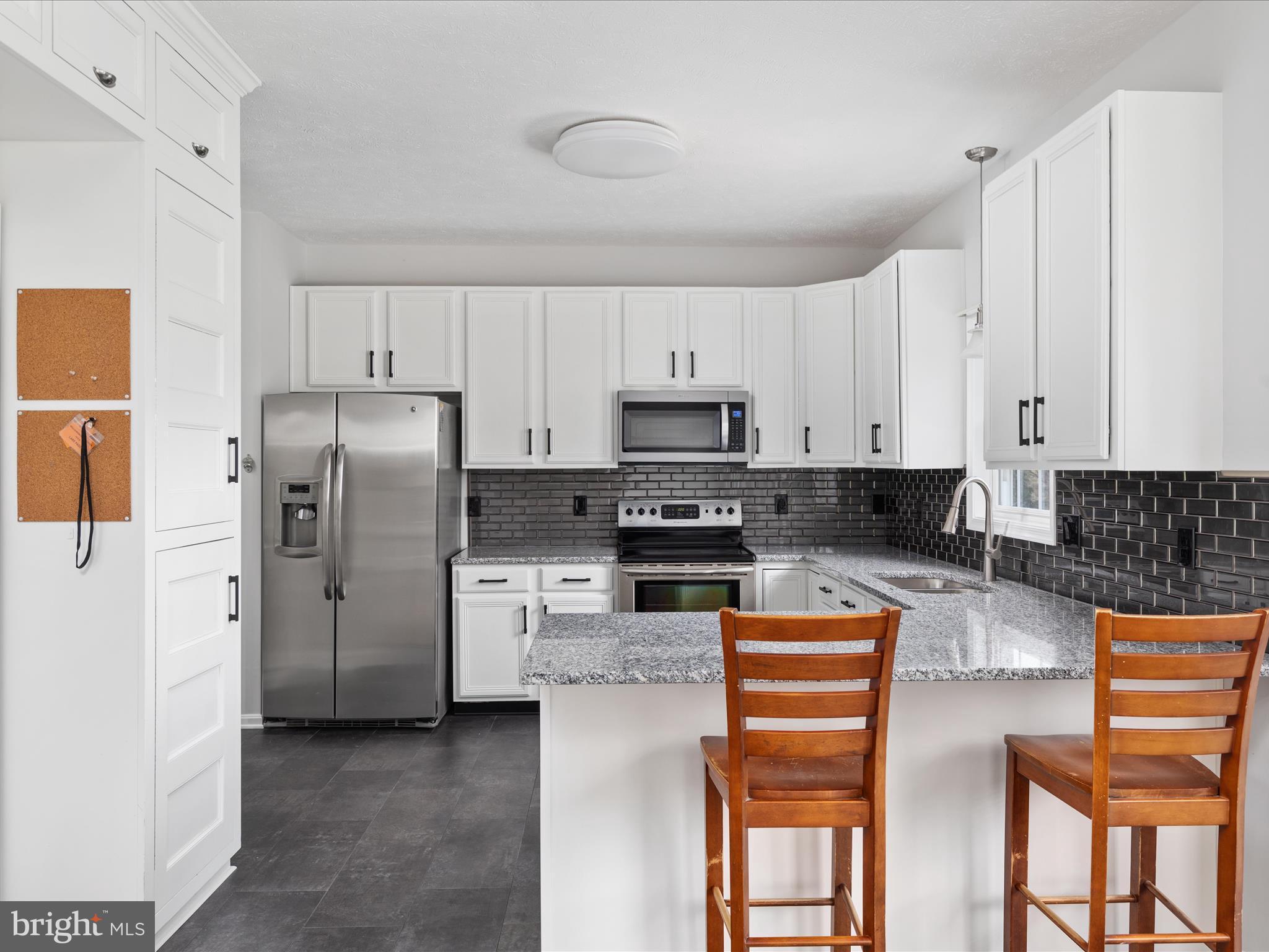 1446 Canterbury Road Front Royal, VA 22630 - Photo 14 of 58 Eat-In Kitchen