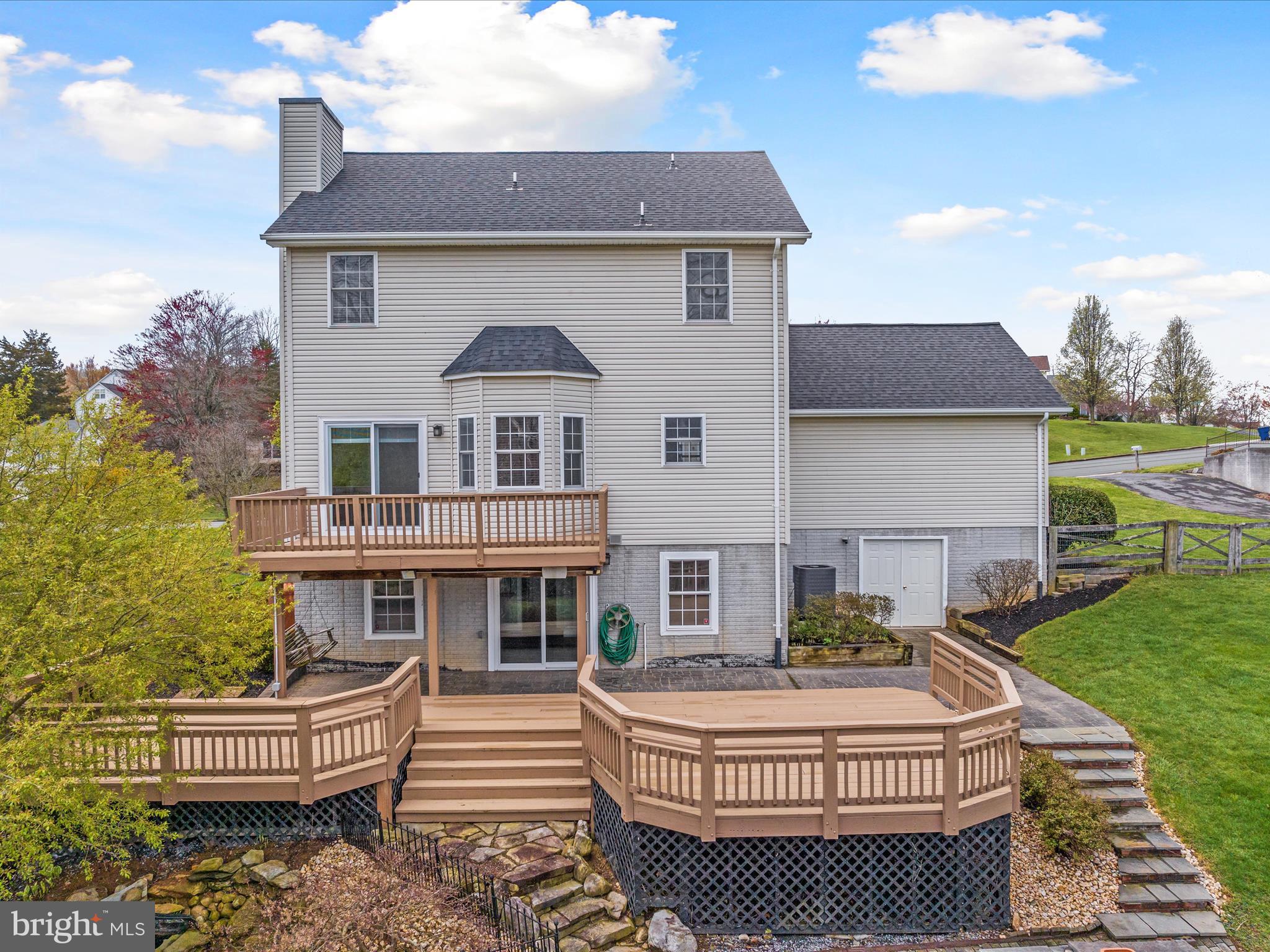 1446 Canterbury Road Front Royal, VA 22630 - Photo 44 of 58 Multi-Level Living Outside