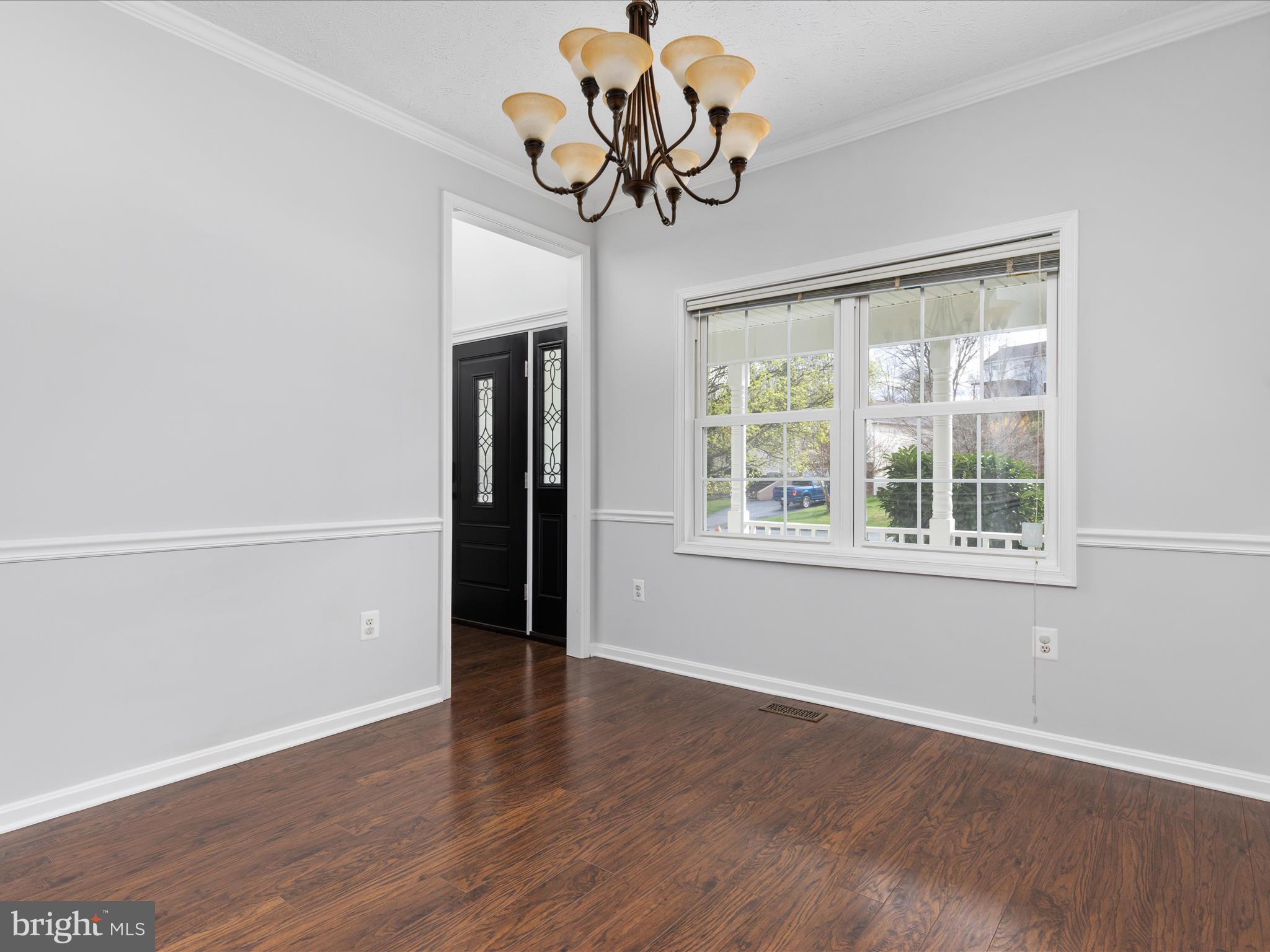 1446 Canterbury Road Front Royal, VA 22630 - Photo 10 of 58 Dining