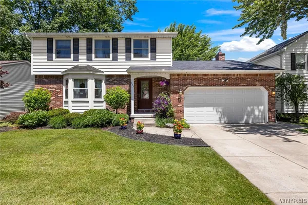 $379,900 | 383 Greengage Circle, Amherst, NY 14051
