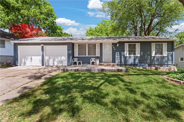 $265,000 | 804 Northwest Maynard Street, Blue Springs, MO 64015