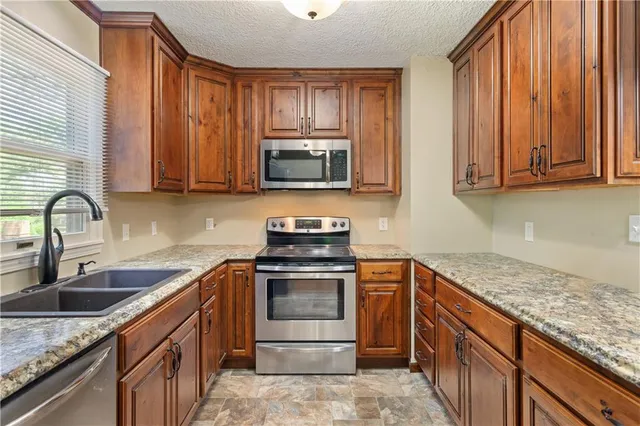 $265,000 | 804 Northwest Maynard Street, Blue Springs, MO 64015